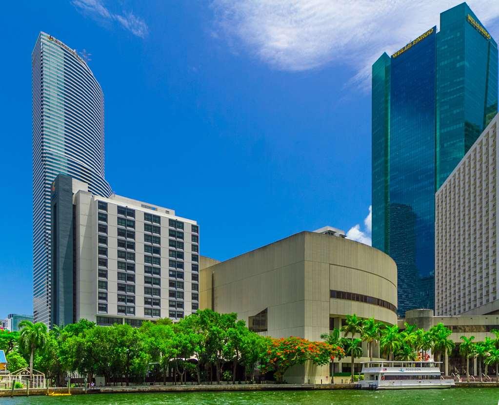 Comfort Inn & Suites Downtown Brickell-Port Of Miami Bagian luar foto